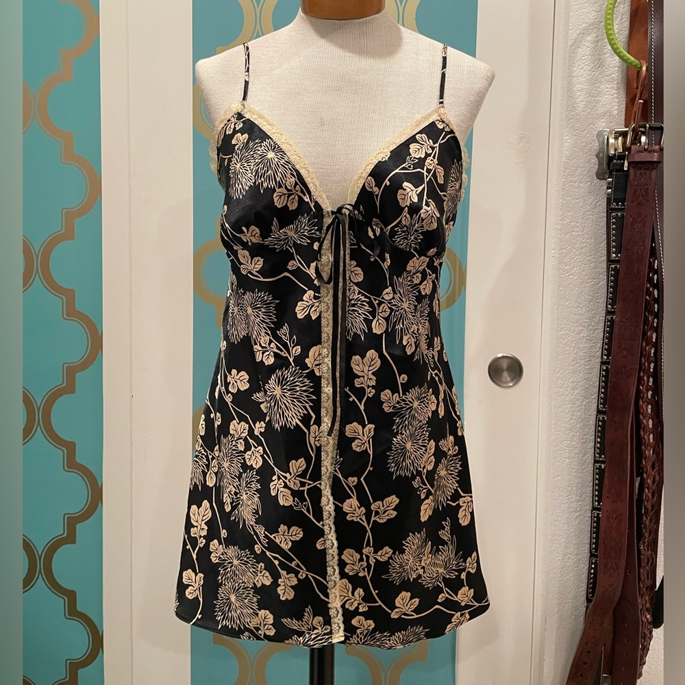 Victoria’s Secret 2012 open slip Size M